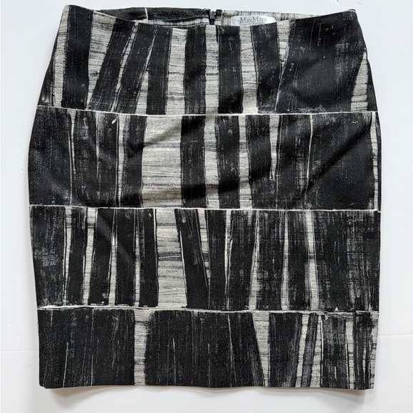 MaxMara Dresses & Skirts - MaxMara‎ Women's Monochrome  Black and Gray Print Pencil Skirt Size 12